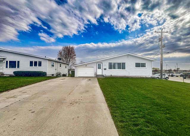 Property at 2223 Madison Ave, Norfolk, NE 68701, 4 beds, 2 baths