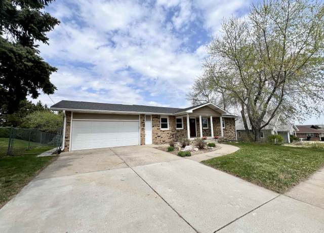 Property at 1502 Benjamin Ave, Norfolk, NE 68701, 4 beds, 2 baths