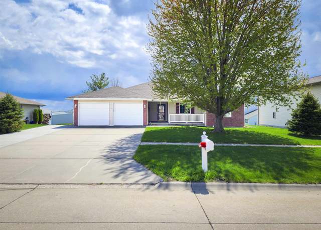 Property at 3405 Prospect Ave, Norfolk, NE 68701, 3 beds, 3 baths