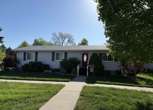 Property at 323 1st St, Meadow Grove, NE 68701, 3 beds, 1 bath