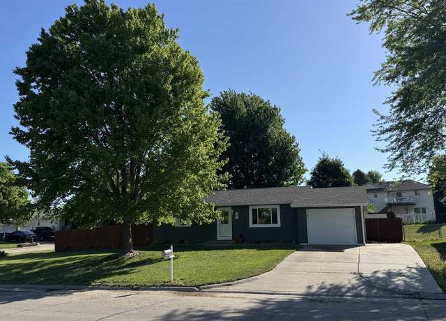 Property at 101 Crestwood, Norfolk, NE 68701, 2 beds, 2 baths
