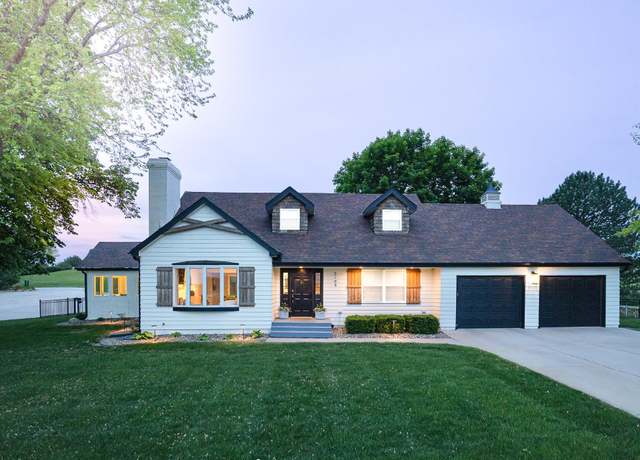 Property at 2109 Prospect Ave, Norfolk, NE 68701, 4 beds, 5 baths