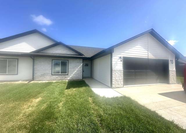 Property at 710 22nd St, Schuyler, NE 68661, 2 beds, 2 baths