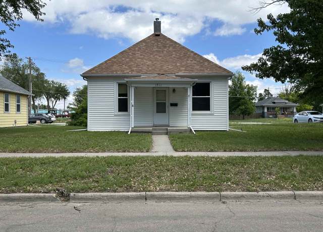 Property at 1311 4th St, Norfolk, NE 68701, 2 beds, 1 bath