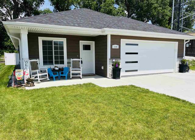 Property at 3106 Green Meadow Ave, Norfolk, NE 68701, 3 beds, 2 baths