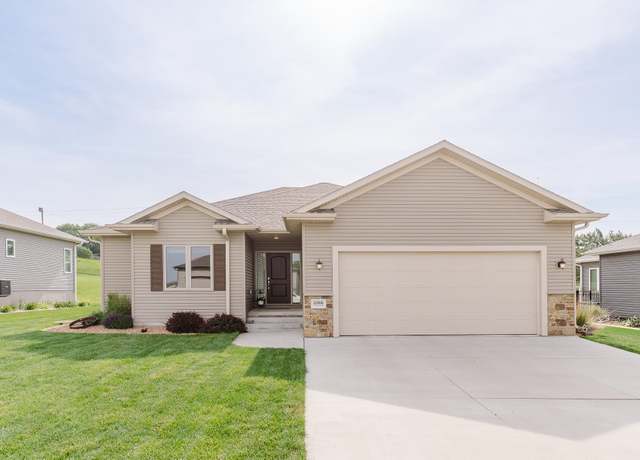 Property at 1106 Meadow Ridge Rd, Norfolk, NE 68701, 4 beds, 3 baths