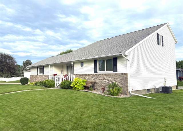 Property at 602 Spruce Ave, Norfolk, NE 68701, 4 beds, 4 baths