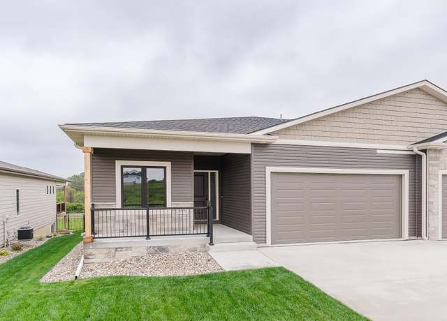 Property at 2210 26th St, Norfolk, NE 68701, 3 beds, 3 baths