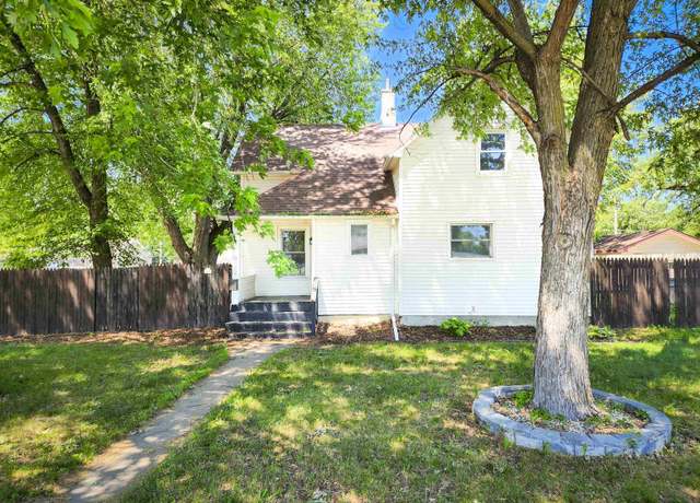 Property at 922 2nd St, Norfolk, NE 68701, 4 beds, 2 baths