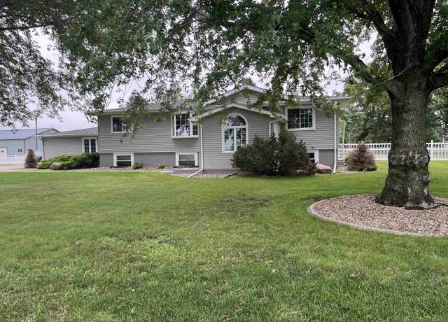 Property at 88922 550th Ave, Crofton, NE 68730, 5 beds, 3 baths