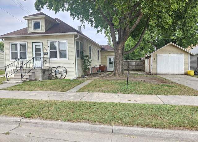 Property at 504 Matrau Ave, Norfolk, NE 68701, 2 beds, 2 baths