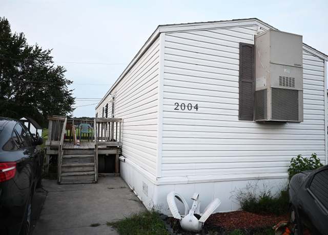 Property at 2004 Parker Cir, Norfolk, NE 68701, 3 beds, 1 bath