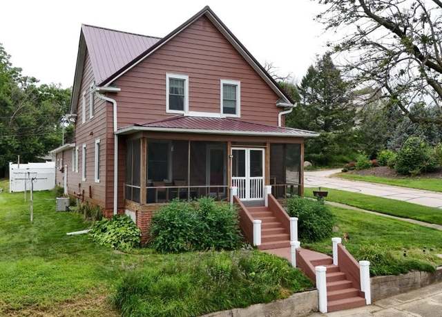 Property at 800 8th St, Wisner, NE 68791, 4 beds, 2 baths