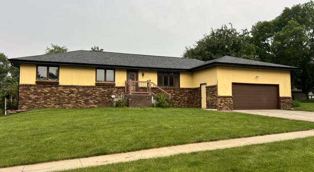 Photo of 1603 Sheridan Dr, Norfolk, NE 68701