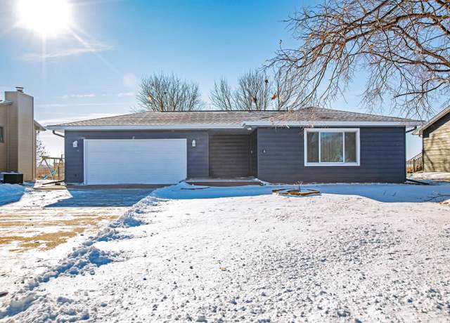 Property at 3411 W 7th St, Hastings, NE 68901, 5 beds, 2 baths