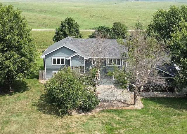 Property at 250 Star Ln, Gibbon, NE 68840, 4 beds, 3 baths