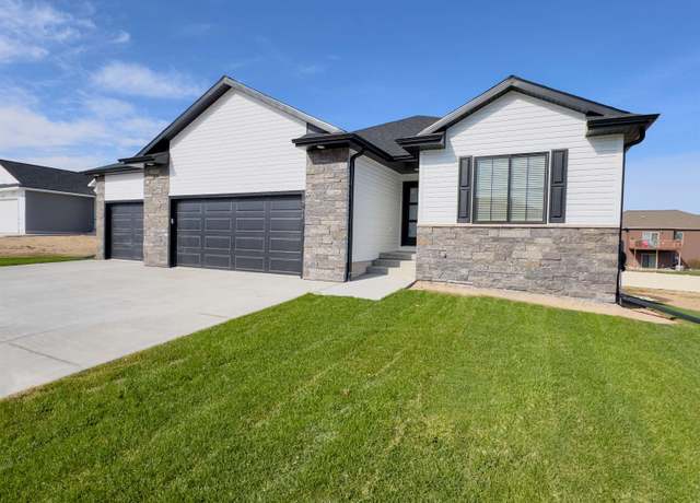 Property at 4706 15th Avenue Pl, Kearney, NE 68845, 4 beds, 3 baths