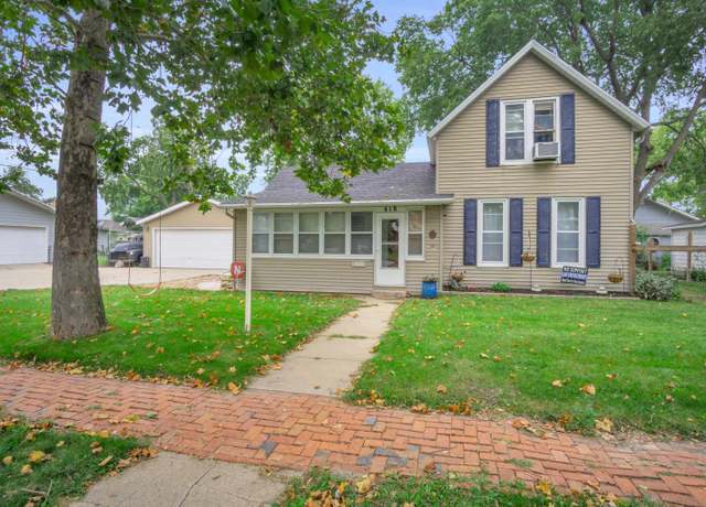 Property at 418 E 23rd St, Kearney, NE 68847, 4 beds, 1 bath