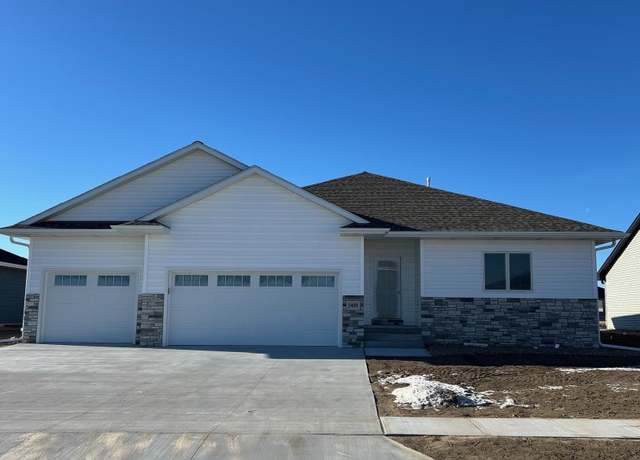 Property at 1409 E 64th St, Kearney, NE 68847, 3 beds, 2 baths