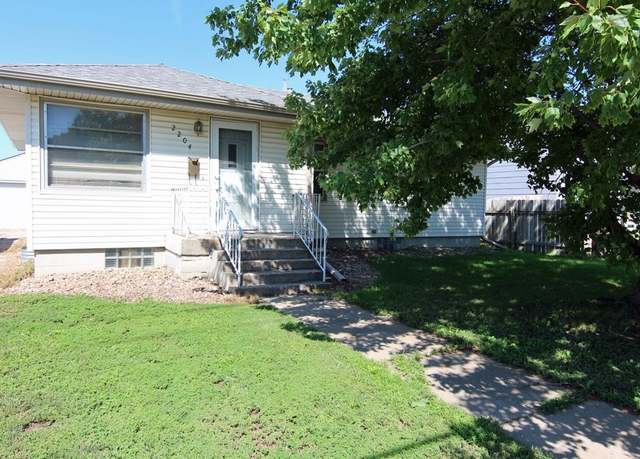 Property at 2204 15th Ave, Kearney, NE 68845, 4 beds, 2 baths