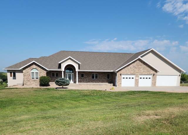Property at 4710 Dove Hill Ave, Kearney, NE 68845, 4 beds, 5 baths