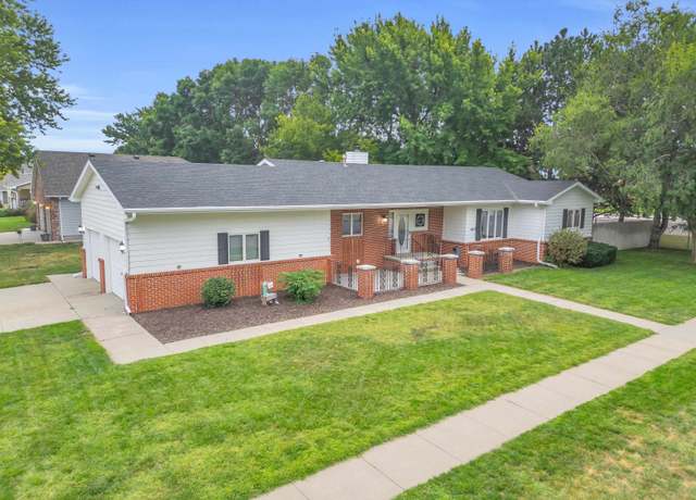 Property at 4619 E Ave, Kearney, NE 68847, 3 beds, 4 baths
