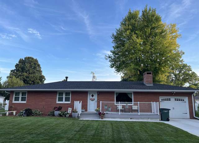Property at 1819 W 11th St, Hastings, NE 68901, 4 beds, 2 baths