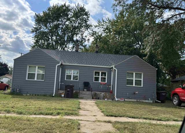 Property at 1127-1129 N Bellvue Ave, Hastings, NE 68901, 2 beds, 2 baths