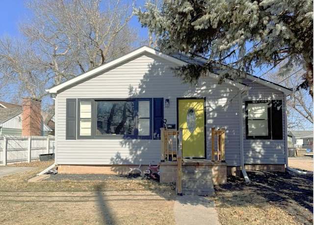 Property at 414 W 14th St, Hastings, NE 68901, 3 beds, 1 bath