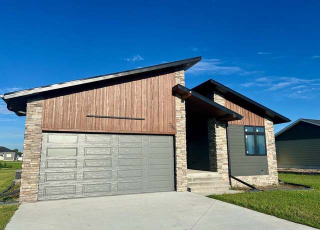 Property at 705 B Ave, Axtell, NE 68924, 5 beds, 3 baths