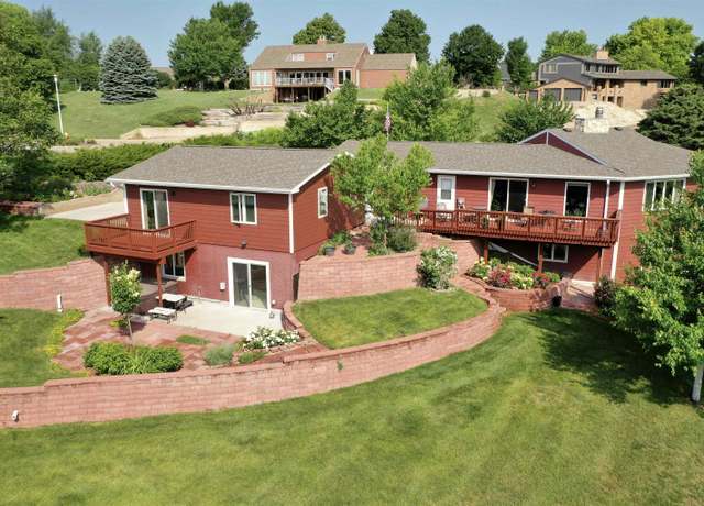 Property at 6 North Lake Dr, Kearney, NE 68845, 7 beds, 5 baths
