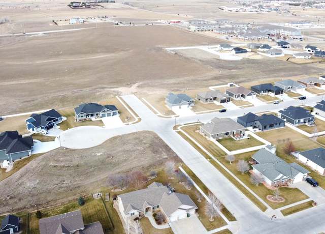 Property at 1904 W 51st Street Pl, Kearney, NE 68845