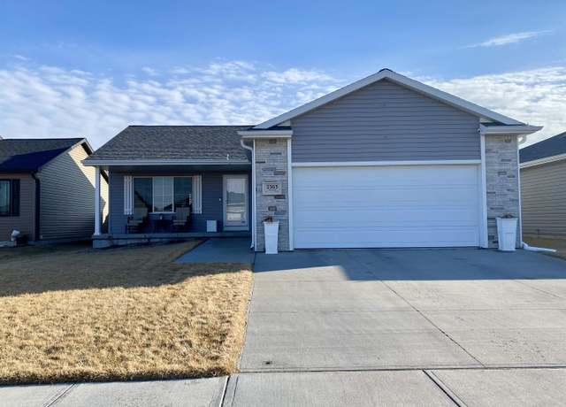 Property at 2303 E 36th St, Kearney, NE 68847, 3 beds, 3 baths