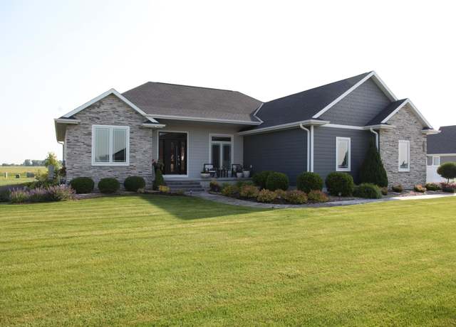 Property at 2104 Patriot Dr, Lexington, NE 68850, 5 beds, 3 baths