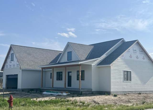 Property at 809 A Ave, Axtell, NE 68924, 3 beds, 3 baths