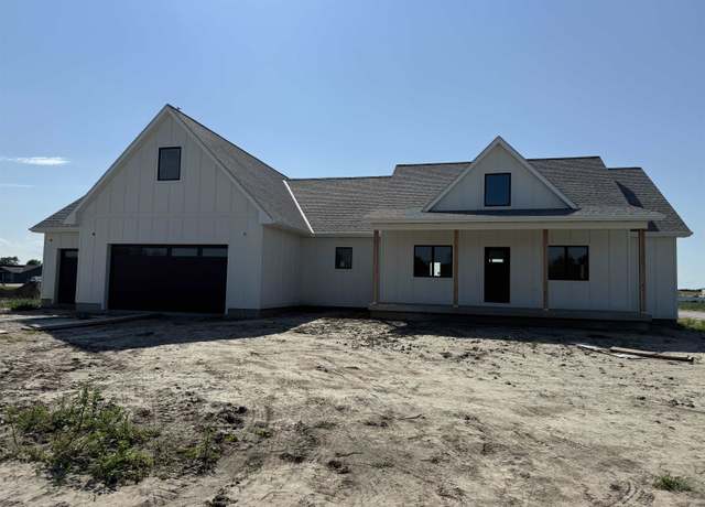 Property at 809 A Ave, Axtell, NE 68924, 3 beds, 3 baths