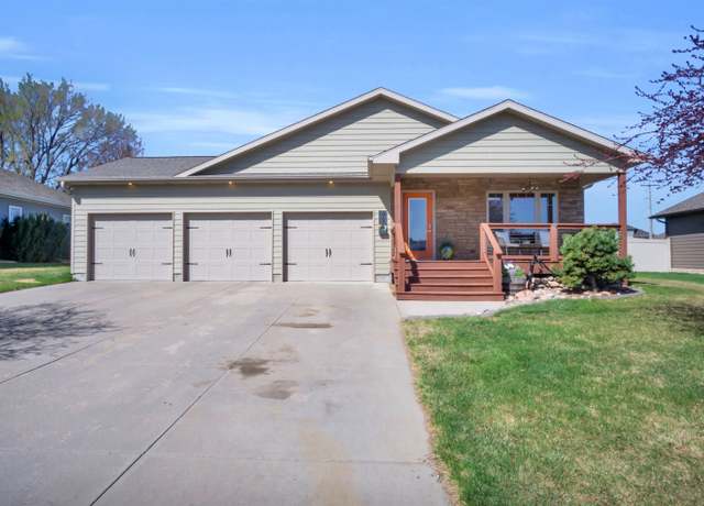Property at 4612 11th Ave, Kearney, NE 68845, 4 beds, 3 baths