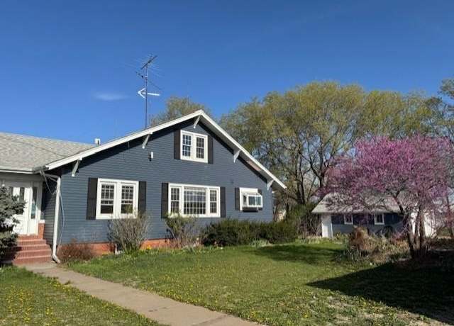 Property at 5180 W Highway 6, Hastings, NE 68901, 3 beds, 2 baths