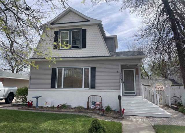 Property at 1111 Lake Ave, Gothenburg, NE 69138, 4 beds, 2 baths