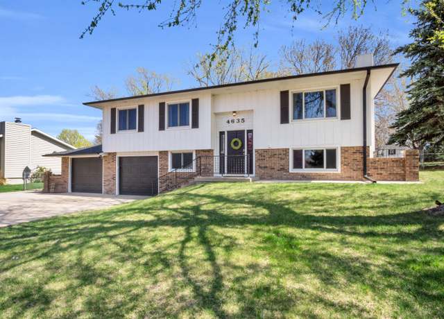 Property at 4635 Parklane Dr, Kearney, NE 68847, 3 beds, 3 baths