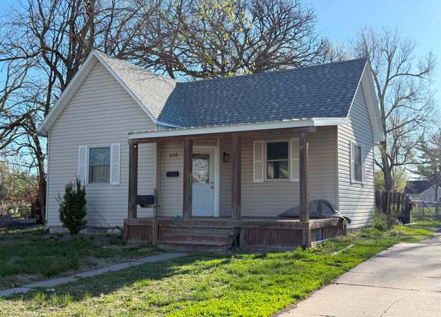 Property at 820 N Minnesota Ave, Hastings, NE 68901, 3 beds, 1 bath