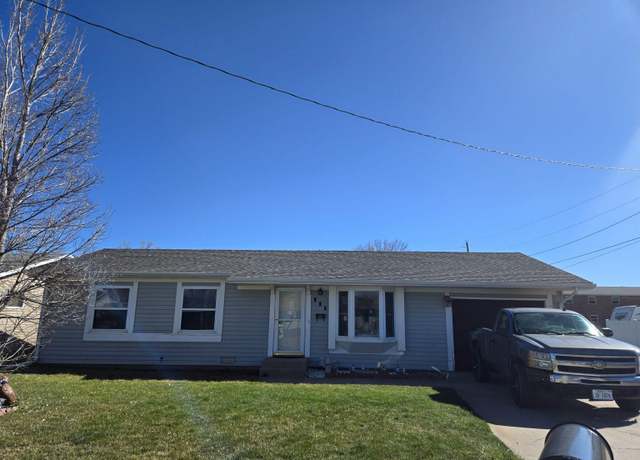 Property at 709 W 17th St, Cozad, NE 69130, 3 beds, 1 bath