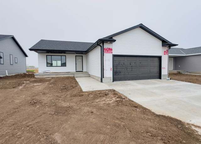 Property at 2118 E 41st St, Kearney, NE 68847, 4 beds, 3 baths