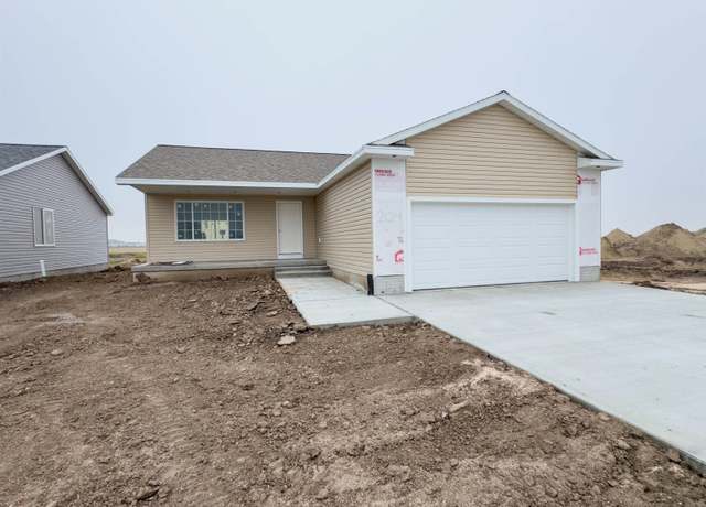 Property at 2124 E 41st St, Kearney, NE 68847, 4 beds, 3 baths
