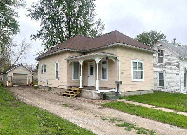 Property at 118 E 6th St, Hastings, NE 68901, 3 beds, 1 bath