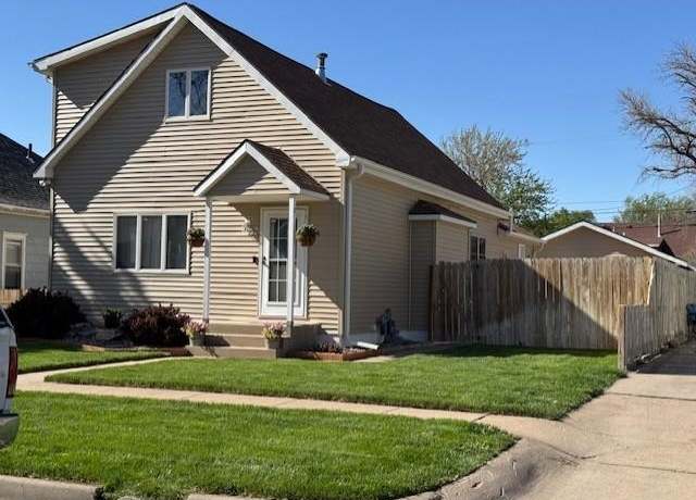 Property at 511 E 4th St, Hastings, NE 68901, 3 beds, 2 baths