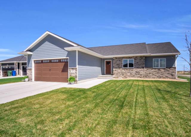 Property at 6517 O Avenue Pl, Kearney, NE 68847, 3 beds, 2 baths