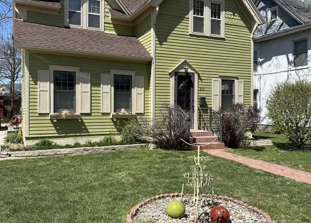 Property at 919 N Hastings Ave, Hastings, NE 68901, 2 beds, 2 baths