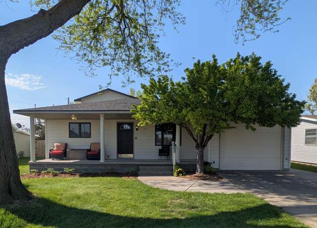 Property at 817 13th St, Gothenburg, NE 69138, 3 beds, 2 baths