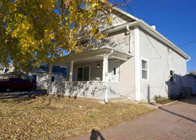 Property at 728 N Colorado Ave, Hastings, NE 68901, 5 beds, 3 baths